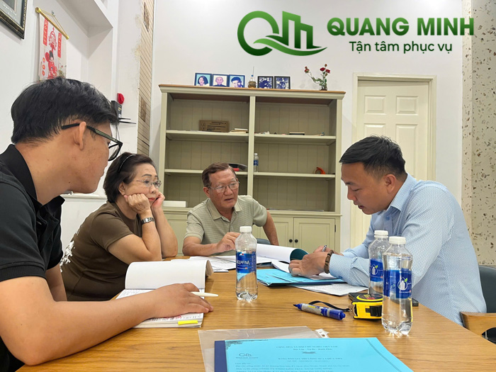 XD Quang Minh làm việc với khách hàng
